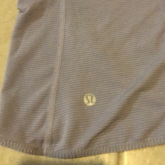 Lululemon Women’s Running shirt - Sz 6 - Picture 4 of 8